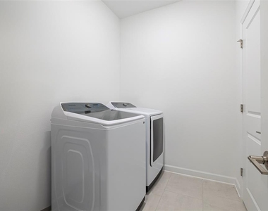 4507 Hillingdam Road - Photo Thumbnail 26