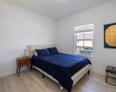 4507 Hillingdam Road - Photo Thumbnail 16