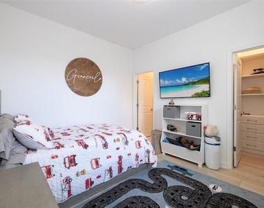 4507 Hillingdam Road - Photo Thumbnail 37
