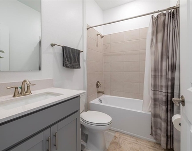 4507 Hillingdam Road - Photo Thumbnail 15