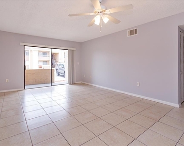 5013 Vineland Road - Photo Thumbnail 11