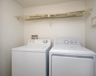 5013 Vineland Road - Photo Thumbnail 8