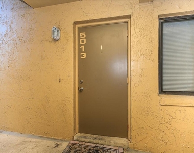 5013 Vineland Road - Photo Thumbnail 1