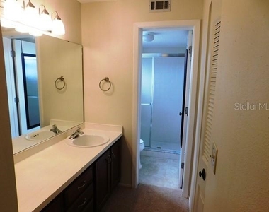 375 Three Lakes Lane - Photo Thumbnail 10