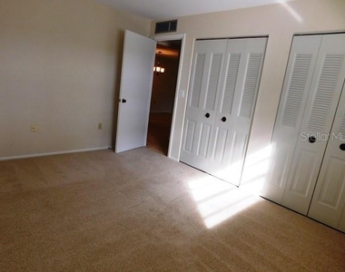 375 Three Lakes Lane - Photo Thumbnail 7