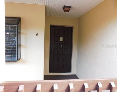 375 Three Lakes Lane - Photo Thumbnail 2