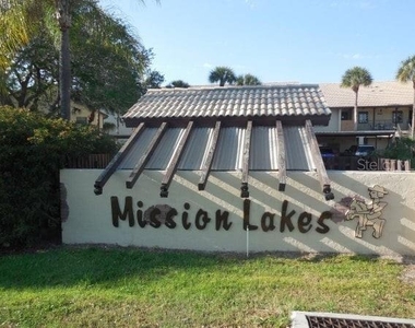 375 Three Lakes Lane - Photo Thumbnail 12