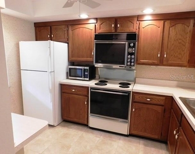 375 Three Lakes Lane - Photo Thumbnail 3