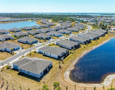 8613 Seasalt Loop - Photo Thumbnail 10