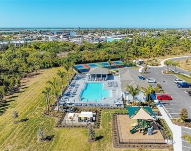 8613 Seasalt Loop - Photo Thumbnail 61