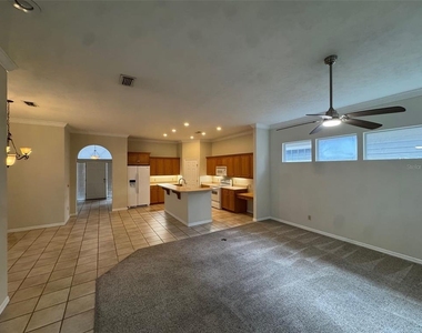 4404 Sw 91st Drive - Photo Thumbnail 2