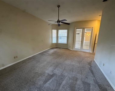 4404 Sw 91st Drive - Photo Thumbnail 5