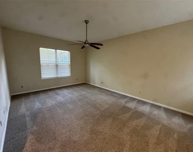 4404 Sw 91st Drive - Photo Thumbnail 4