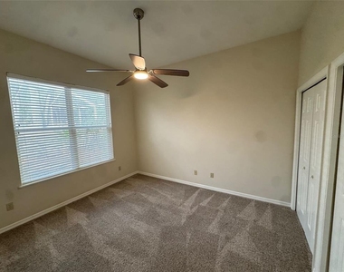 4404 Sw 91st Drive - Photo Thumbnail 11