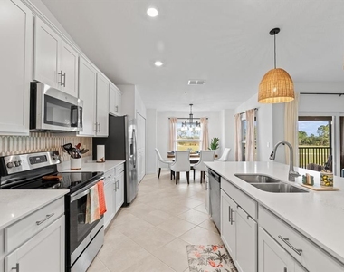 12440 Wellen Golf Street - Photo Thumbnail 8