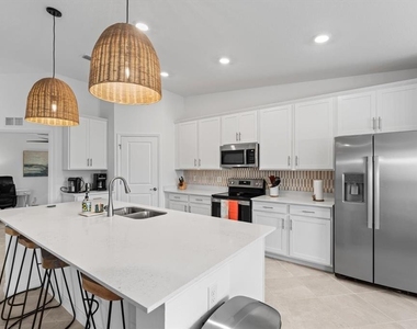 12440 Wellen Golf Street - Photo Thumbnail 10