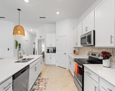 12440 Wellen Golf Street - Photo Thumbnail 11