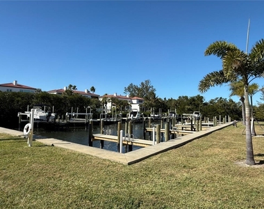3330 Gulf Of Mexico Drive - Photo Thumbnail 17