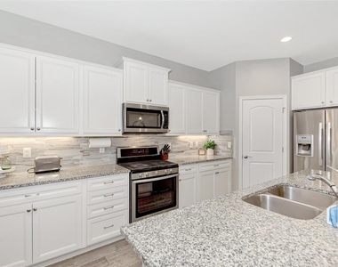 11616 Golden Bay Place - Photo Thumbnail 21