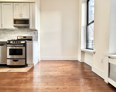 West 78th Street - Photo Thumbnail 3