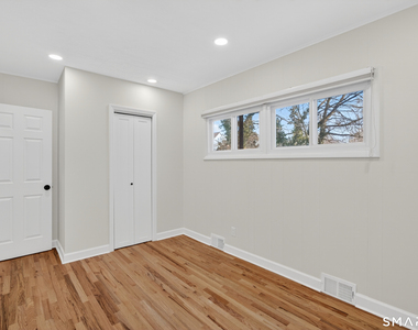 195 Laurel Place - Photo Thumbnail 10