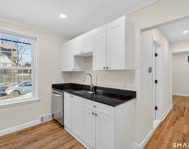 195 Laurel Place - Photo Thumbnail 2