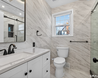 195 Laurel Place - Photo Thumbnail 3