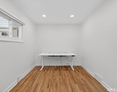 195 Laurel Place - Photo Thumbnail 9