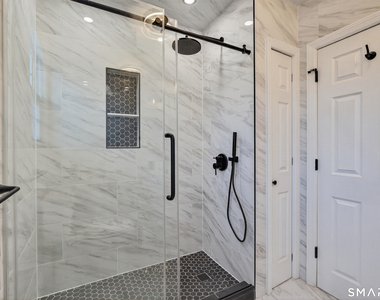 195 Laurel Place - Photo Thumbnail 4