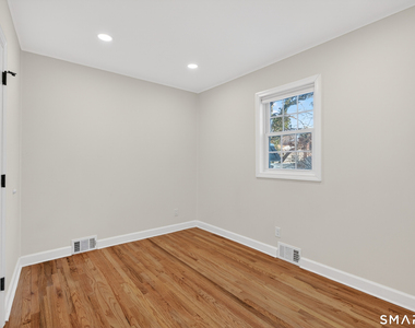 195 Laurel Place - Photo Thumbnail 7