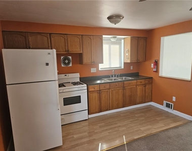812 Westbury Rd - Photo Thumbnail 8