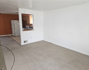 812 Westbury Rd - Photo Thumbnail 2