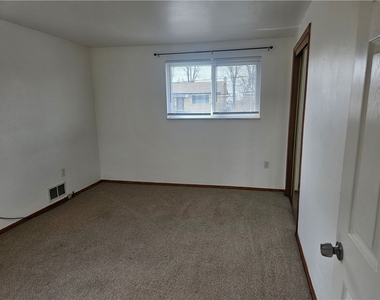 812 Westbury Rd - Photo Thumbnail 17