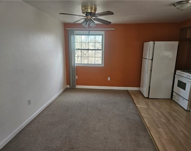 812 Westbury Rd - Photo Thumbnail 6