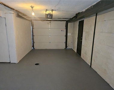 812 Westbury Rd - Photo Thumbnail 27