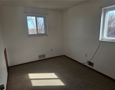 812 Westbury Rd - Photo Thumbnail 13