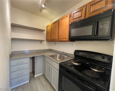 405 S 15th Street - Photo Thumbnail 3