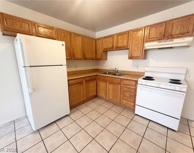 4220 Stewart Avenue - Photo Thumbnail 3