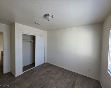 8829 Cornwall Glen Avenue - Photo Thumbnail 36
