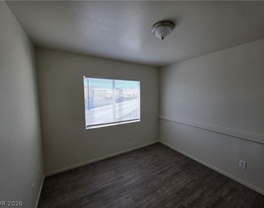 8829 Cornwall Glen Avenue - Photo Thumbnail 33