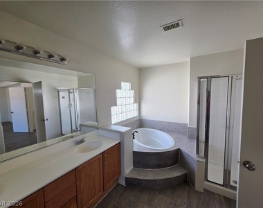 8829 Cornwall Glen Avenue - Photo Thumbnail 62