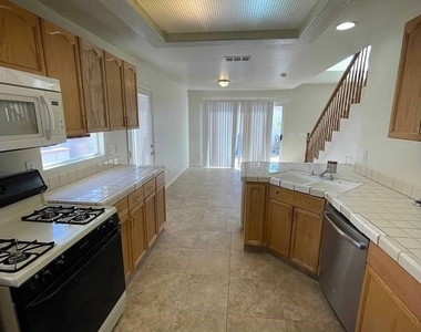 8829 Cornwall Glen Avenue - Photo Thumbnail 14