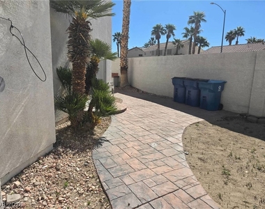 8829 Cornwall Glen Avenue - Photo Thumbnail 6