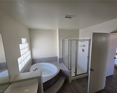 8829 Cornwall Glen Avenue - Photo Thumbnail 61