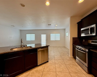 389 Wilford Springs Street - Photo Thumbnail 23