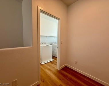 389 Wilford Springs Street - Photo Thumbnail 60