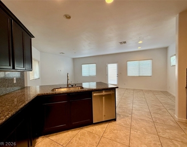 389 Wilford Springs Street - Photo Thumbnail 13