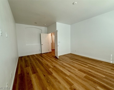 389 Wilford Springs Street - Photo Thumbnail 31