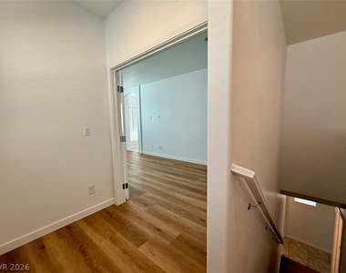 389 Wilford Springs Street - Photo Thumbnail 29