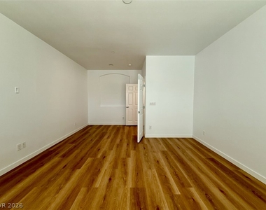 389 Wilford Springs Street - Photo Thumbnail 33
